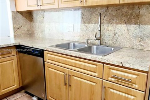 Купить кондоминиум в Дейви, Флорида 2 спальни, 89.65м2, № 2014819 - фото 9