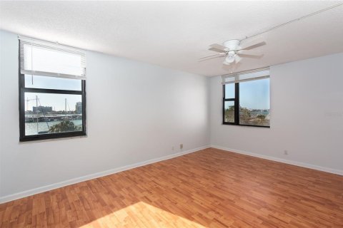 Condo in Clearwater, Florida, 2 bedrooms  № 1782460 - photo 14