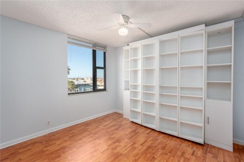 Condo in Clearwater, Florida, 2 bedrooms  № 1782460 - photo 9