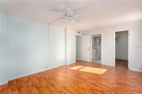 Condo in Clearwater, Florida, 2 bedrooms  № 1782460 - photo 18