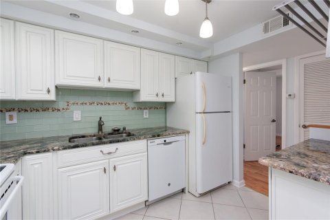 Condo in Clearwater, Florida, 2 bedrooms  № 1782460 - photo 8