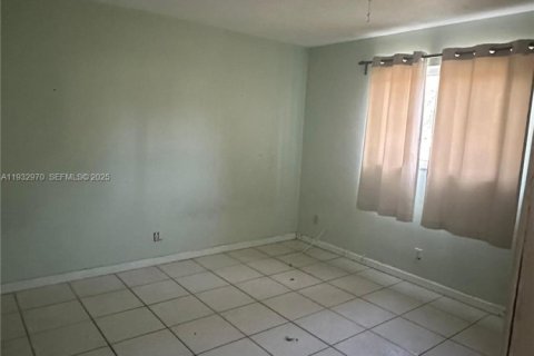 Propiedad comercial en venta en Fort Lauderdale, Florida, 264.31 m2 № 1991376 - foto 9