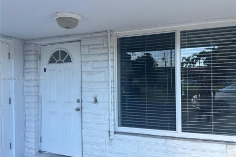 Propiedad comercial en venta en Fort Lauderdale, Florida, 264.31 m2 № 1991376 - foto 16