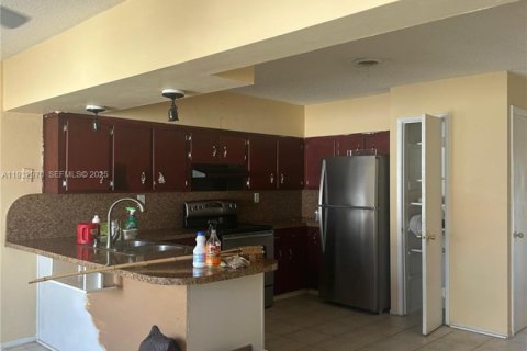 Propiedad comercial en venta en Fort Lauderdale, Florida, 264.31 m2 № 1991376 - foto 28