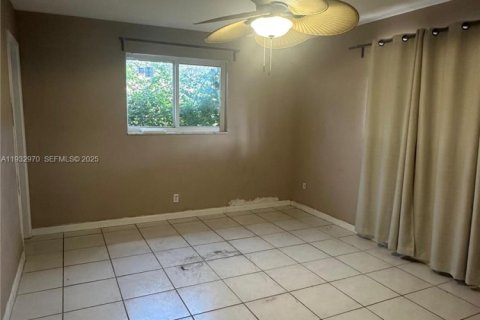 Propiedad comercial en venta en Fort Lauderdale, Florida, 264.31 m2 № 1991376 - foto 14