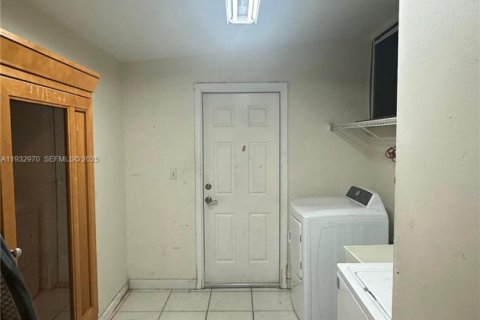 Propiedad comercial en venta en Fort Lauderdale, Florida, 264.31 m2 № 1991376 - foto 7