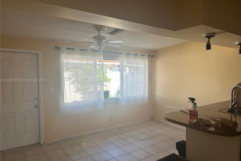 Propiedad comercial en venta en Fort Lauderdale, Florida, 264.31 m2 № 1991376 - foto 27