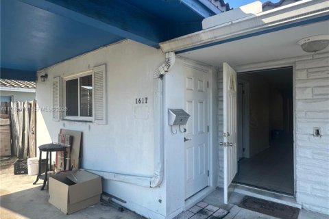 Propiedad comercial en venta en Fort Lauderdale, Florida, 264.31 m2 № 1991376 - foto 18