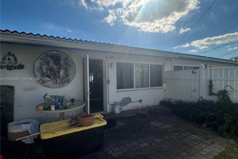 Propiedad comercial en venta en Fort Lauderdale, Florida, 264.31 m2 № 1991376 - foto 2