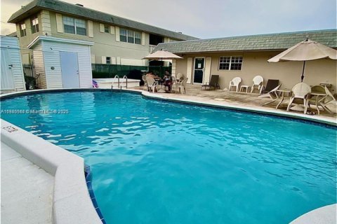Copropriété à louer à Hollywood, Floride: 1 chambre, 61.78 m2 № 1931704 - photo 12