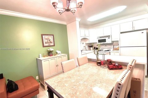 Copropriété à louer à Hollywood, Floride: 1 chambre, 61.78 m2 № 1931704 - photo 4