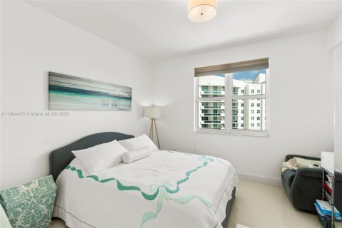 Купить кондоминиум в Норт-Бей-Виллидж, Флорида 2 спальни, 116.22м2, № 1955447 - фото 17