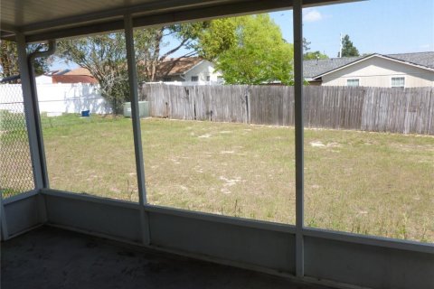 Casa en alquiler en Spring Hill, Florida, 2 dormitorios, 85.47 m2 № 2228175 - foto 17