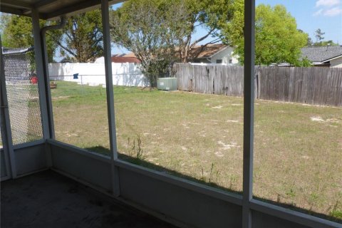 Casa en alquiler en Spring Hill, Florida, 2 dormitorios, 85.47 m2 № 2228175 - foto 16