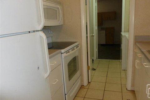 Casa en alquiler en Spring Hill, Florida, 2 dormitorios, 85.47 m2 № 2228175 - foto 11