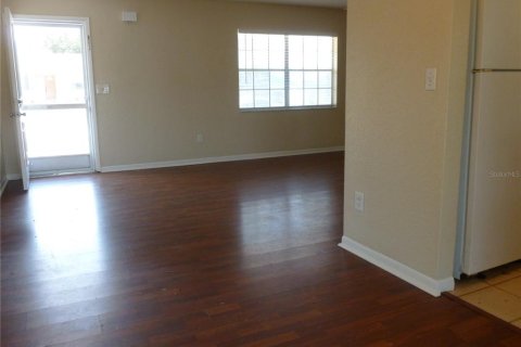 Casa en alquiler en Spring Hill, Florida, 2 dormitorios, 85.47 m2 № 2228175 - foto 8