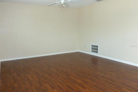 Casa en alquiler en Spring Hill, Florida, 2 dormitorios, 85.47 m2 № 2228175 - foto 6