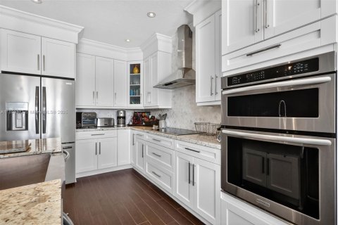 Adosado en venta en Miami, Florida, 4 dormitorios, 194.82 m2 № 1951492 - foto 12