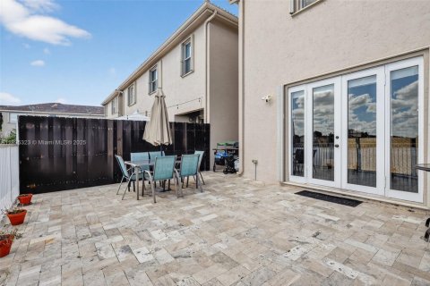 Adosado en venta en Miami, Florida, 4 dormitorios, 194.82 m2 № 1951492 - foto 27
