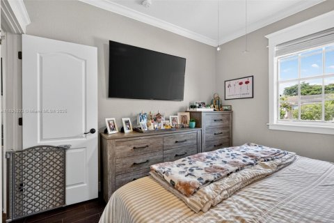 Adosado en venta en Miami, Florida, 4 dormitorios, 194.82 m2 № 1951492 - foto 22