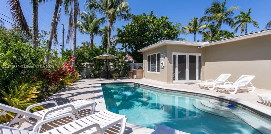 Дом в Холливуд, Флорида 4 спальни, 148.64м2 № 1979439