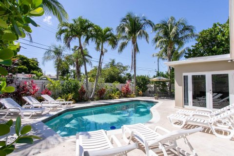 Снять в аренду виллу или дом в Холливуд, Флорида 4 спальни, 148.64м2, № 1979439 - фото 3