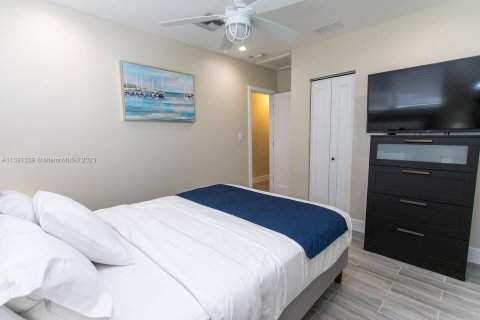 Снять в аренду виллу или дом в Холливуд, Флорида 4 спальни, 148.64м2, № 1979439 - фото 13