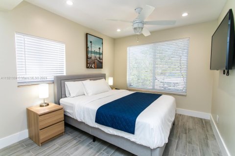 Снять в аренду виллу или дом в Холливуд, Флорида 4 спальни, 148.64м2, № 1979439 - фото 28