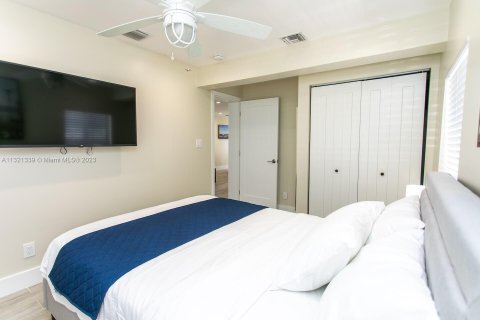 Снять в аренду виллу или дом в Холливуд, Флорида 4 спальни, 148.64м2, № 1979439 - фото 27