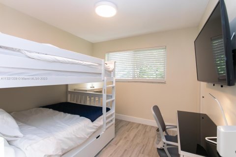 Снять в аренду виллу или дом в Холливуд, Флорида 4 спальни, 148.64м2, № 1979439 - фото 16