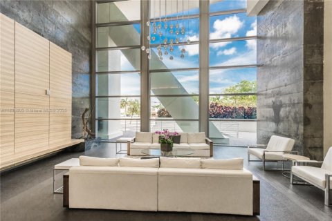 Condo in Miami, Florida, 1 bedroom  № 1819878 - photo 15