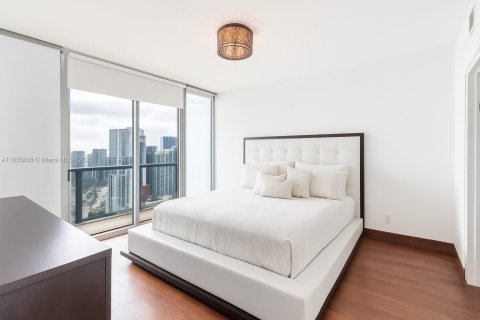 Condo in Miami, Florida, 1 bedroom  № 1819878 - photo 9