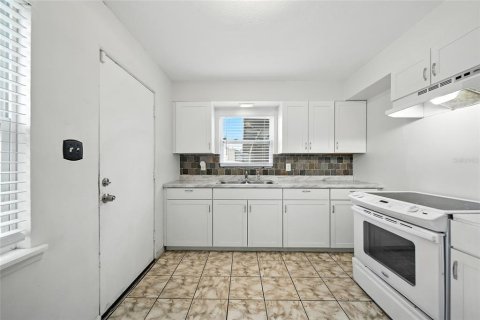 Villa ou maison à vendre à Saint Petersburg, Floride: 2 chambres, 129.13 m2 № 1916642 - photo 16