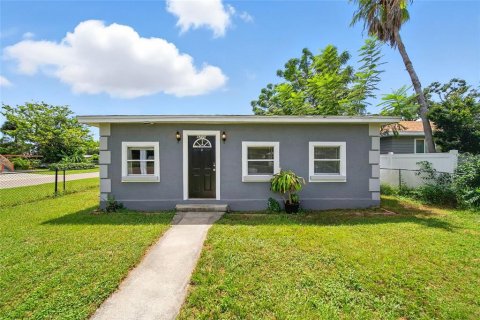 Villa ou maison à vendre à Saint Petersburg, Floride: 2 chambres, 129.13 m2 № 1916642 - photo 1