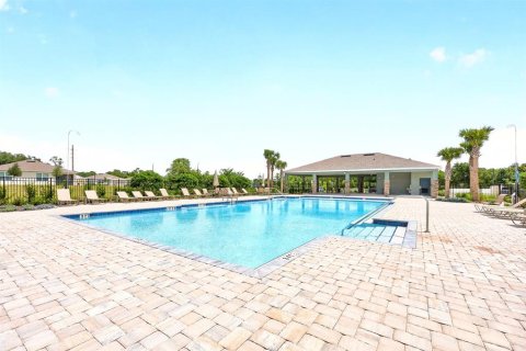 House in Umatilla, Florida 5 bedrooms, 228.26 sq.m. № 2102953 - photo 24