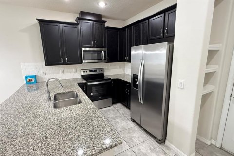 Adosado en alquiler en Kissimmee, Florida, 3 dormitorios, 148.92 m2 № 1903893 - foto 4