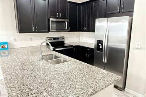 Adosado en alquiler en Kissimmee, Florida, 3 dormitorios, 148.92 m2 № 1903893 - foto 7
