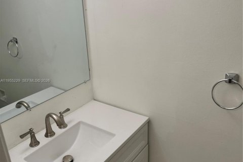 Снять в аренду таунхаус в Помпано-Бич, Флорида 3 спальни, 147.81м2, № 2011602 - фото 3