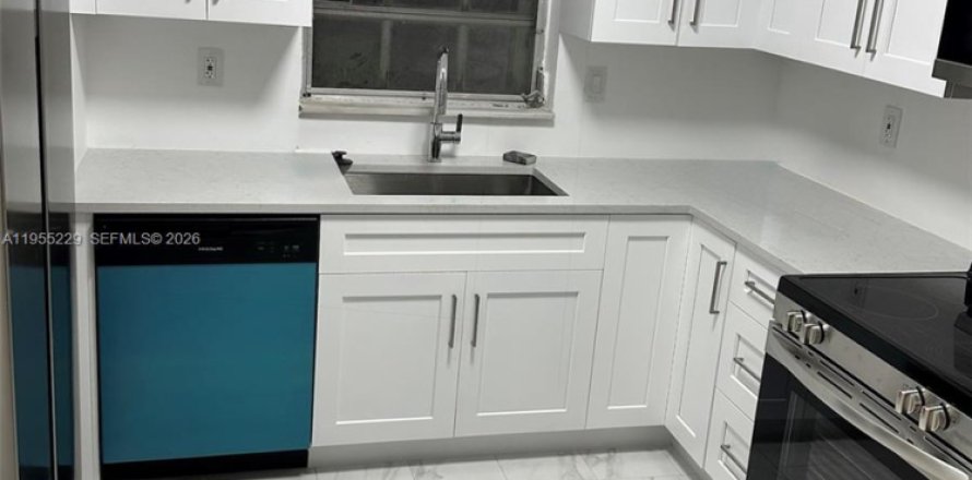 Таунхаус в Помпано-Бич, Флорида 3 спальни, 147.81м2 № 2011602