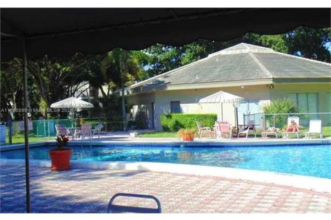 Appartement à louer à Lauderdale Lakes, Floride: 1 chambre, 65.5 m2 № 2014723 - photo 3