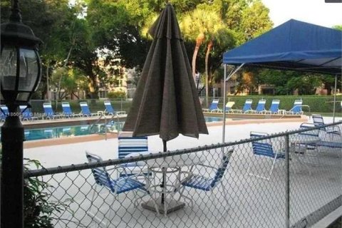 Appartement à louer à Lauderdale Lakes, Floride: 1 chambre, 65.5 m2 № 2014723 - photo 2