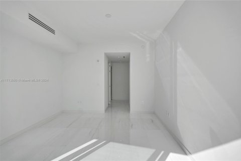 Condo in Miami, Florida, 2 bedrooms  № 1863493 - photo 26