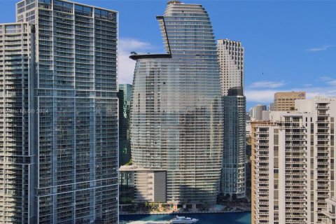Condo in Miami, Florida, 2 bedrooms  № 1863493 - photo 1