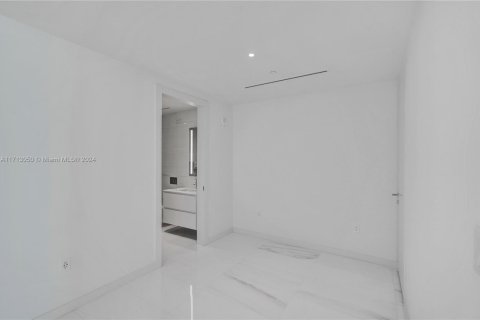 Condo in Miami, Florida, 2 bedrooms  № 1863493 - photo 10
