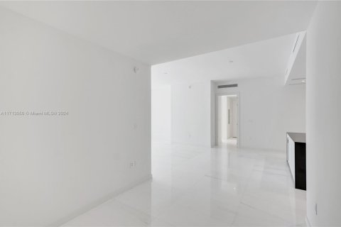 Condo in Miami, Florida, 2 bedrooms  № 1863493 - photo 8