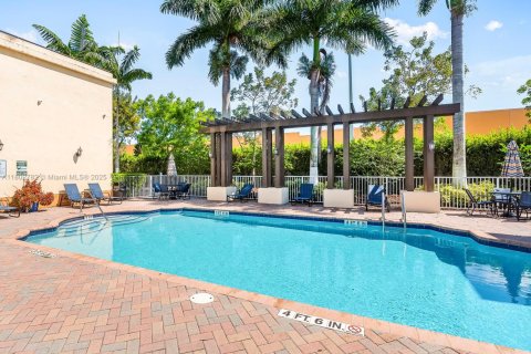 Condo in Miami, Florida, 2 bedrooms  № 2016406 - photo 21