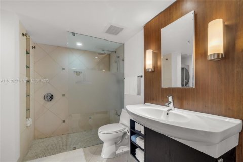 Condominio en alquiler en Miami, Florida, 1 dormitorio, 76.27 m2 № 1938514 - foto 8