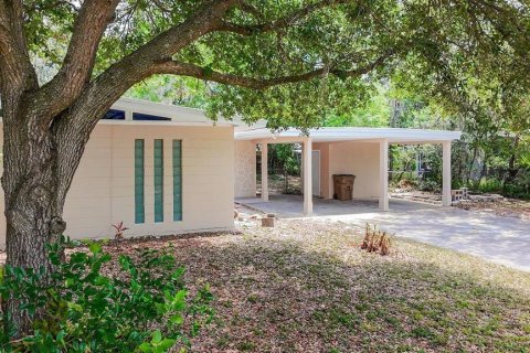 House in Temple Terrace, Florida 3 bedrooms, 173.73 sq.m. № 1680821 - photo 2