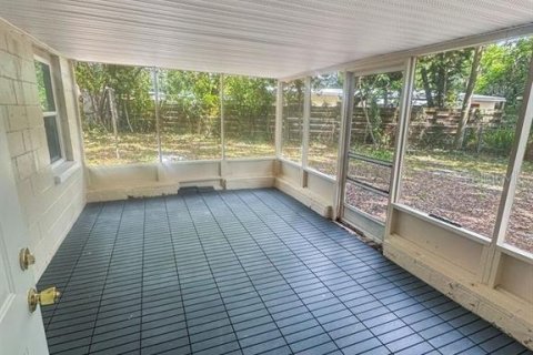 House in Temple Terrace, Florida 3 bedrooms, 173.73 sq.m. № 1680821 - photo 27