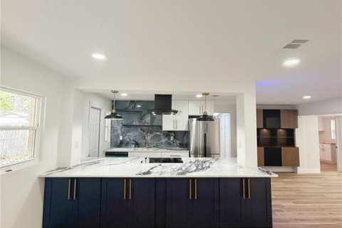 House in Temple Terrace, Florida 3 bedrooms, 173.73 sq.m. № 1680821 - photo 5